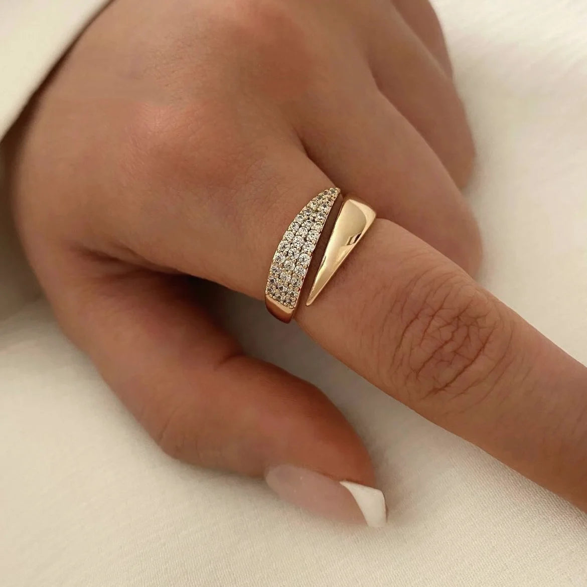 Mixed Elegant Ring