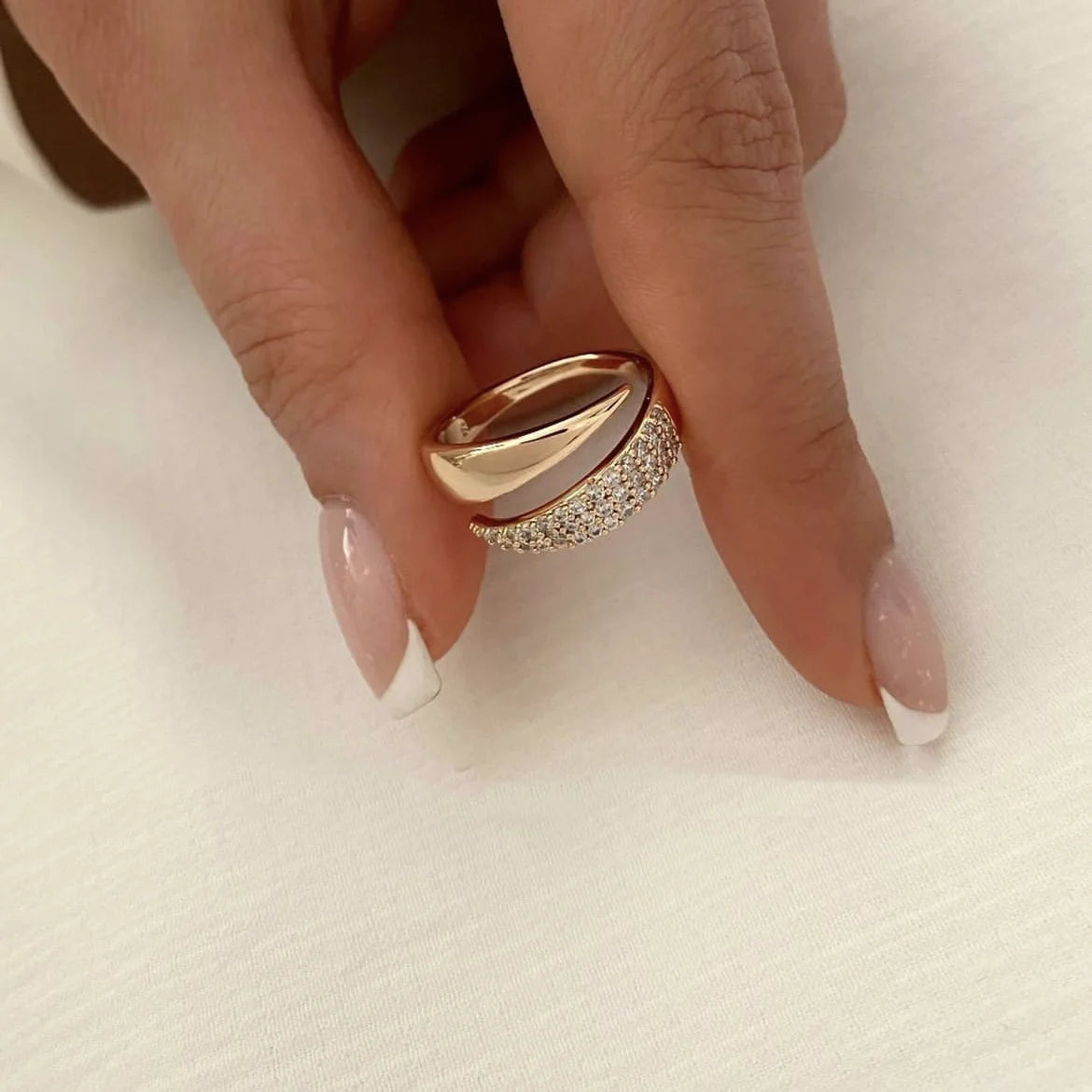 Mixed Elegant Ring