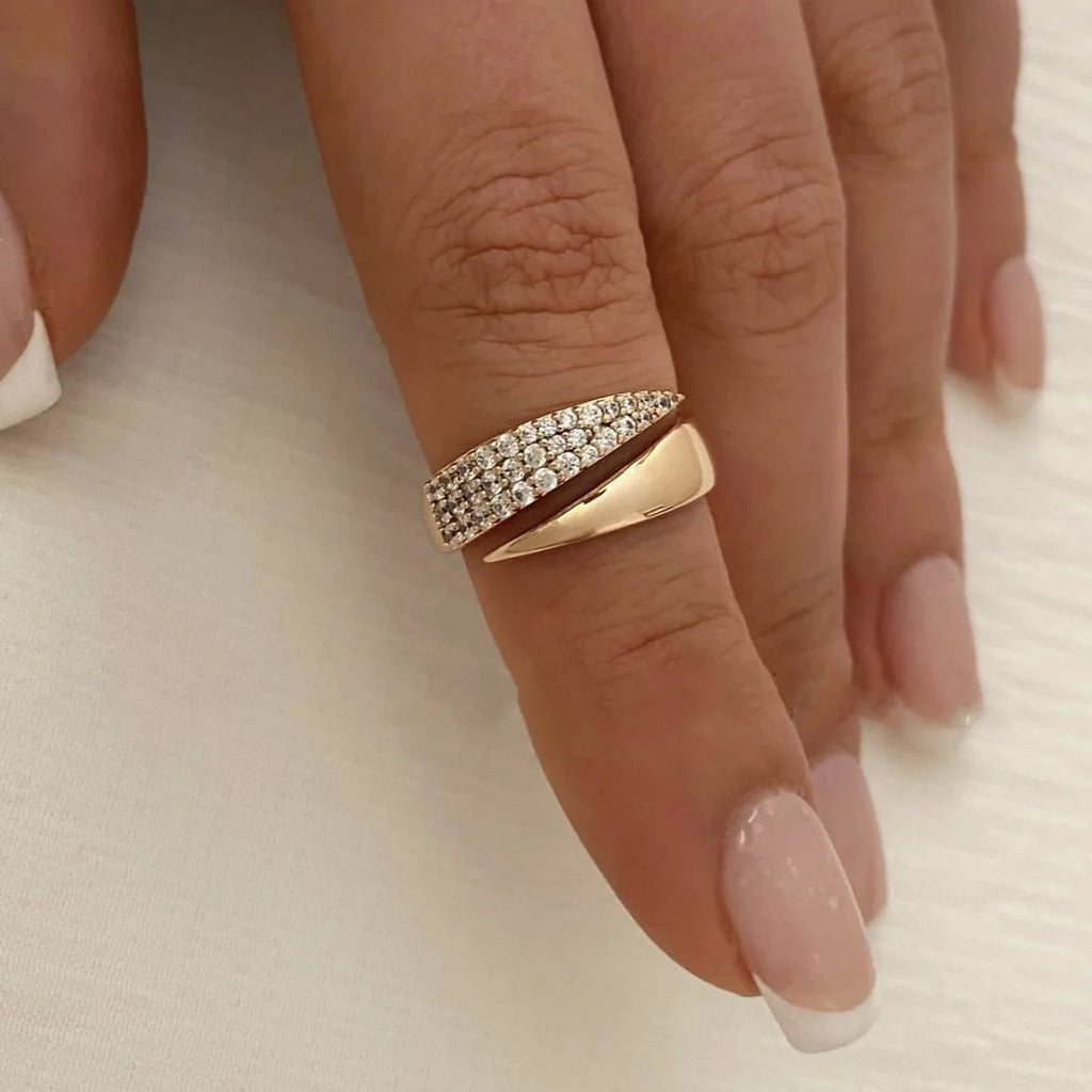 Mixed Elegant Ring