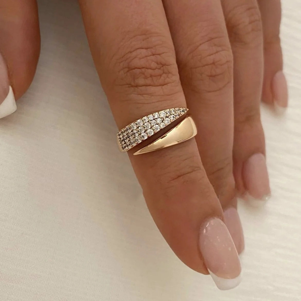 Mixed Elegant Ring