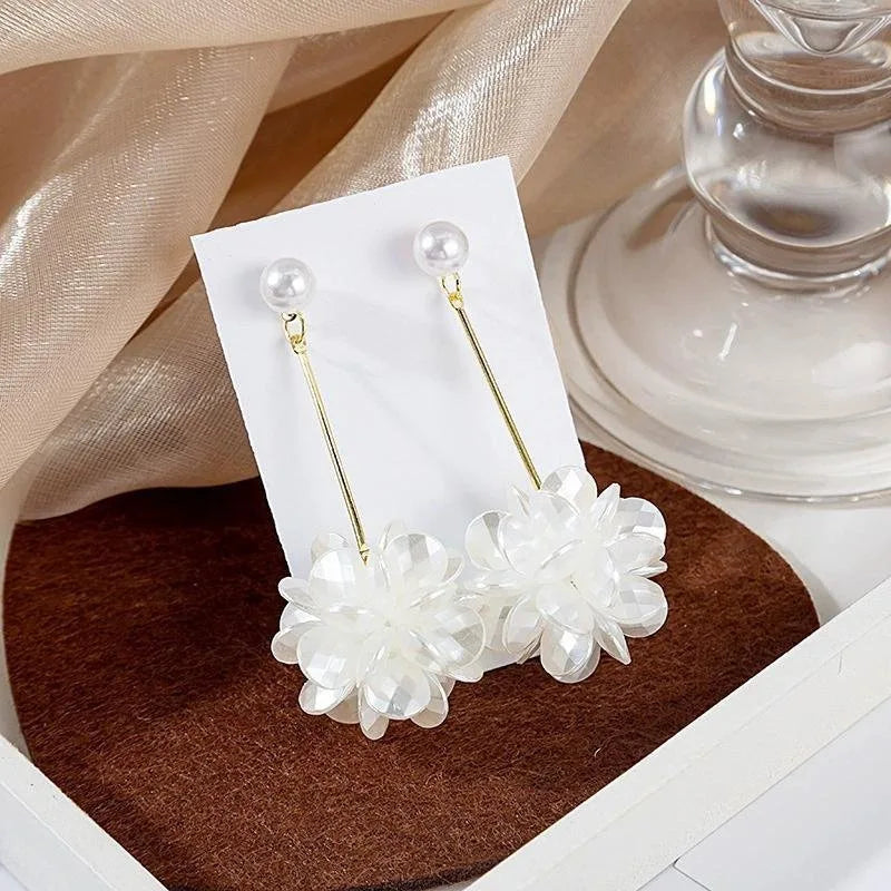 White Earrings Crystal Zirconia Flower 🌸